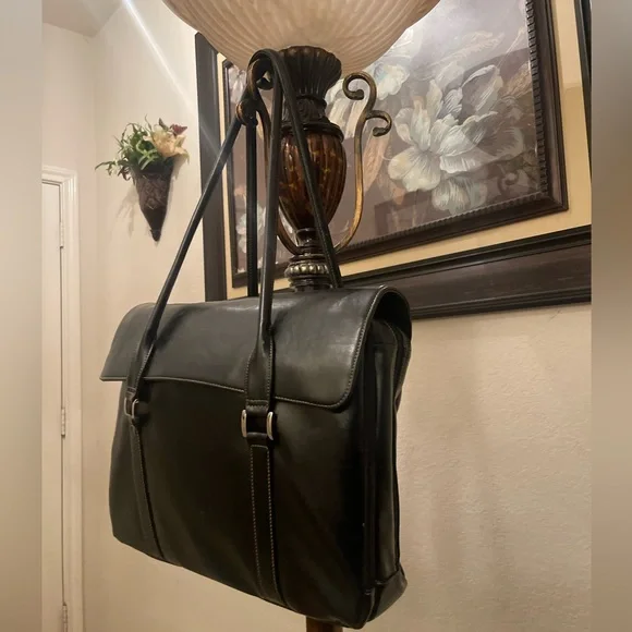 Buxton please check all picture of condition - Picture 5 of 17